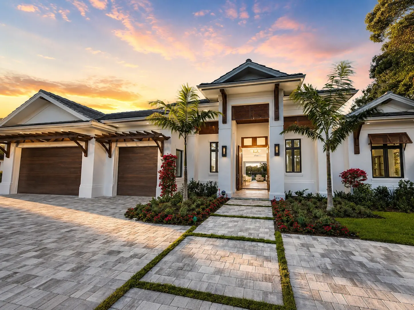 1-Story House Plan 3765 ft²: 4 Beds, 5.5 Baths, Open Floor Plan, 3-Car Garage