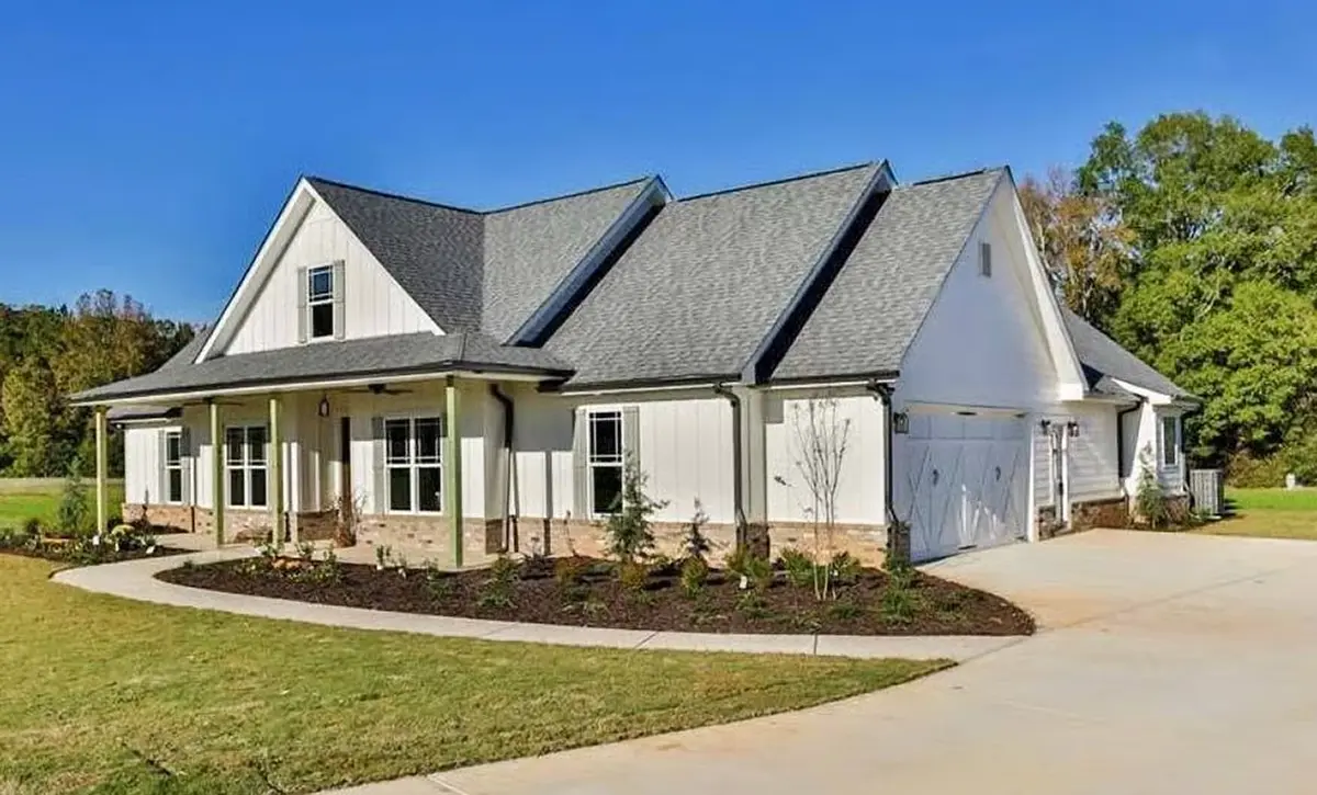 1-Story House Plan 1993 ft²: 3 Beds, 2.5 Baths, Open Floor Plan, 2-Car Garage