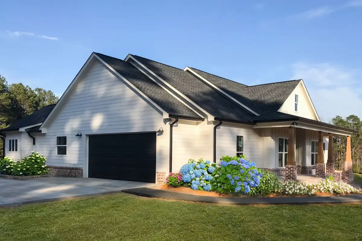 1-Story House Plan 1993 ft²: 3 Beds, 2.5 Baths, Open Floor Plan, 2-Car Garage