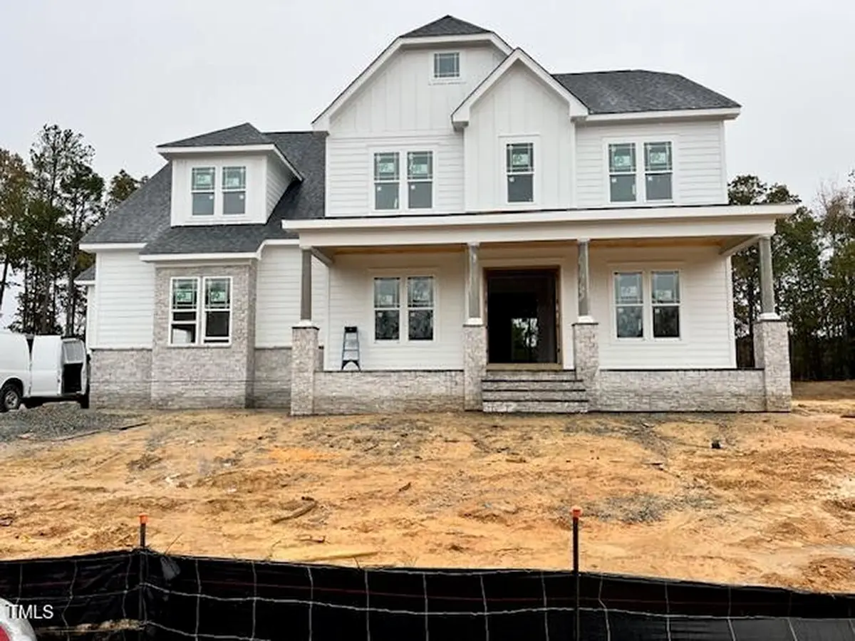 2-Story House Plan 3668 ft²: 5 Beds, Home Office, 4 Baths, Open Floor Plan, 2-Car Garage