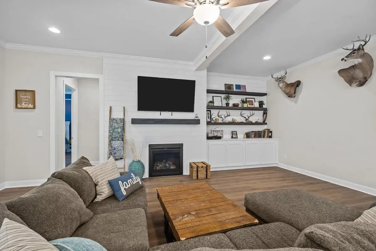 1.5-Story House Plan 3672 ft²: 4 Beds, Home Office, 3 Baths, Open Floor Plan, 2-Car Garage