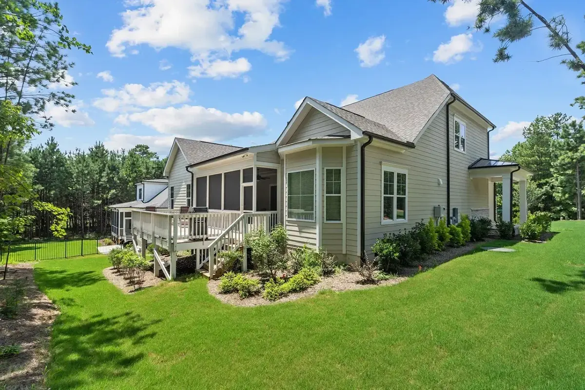 1.5-Story House Plan 3672 ft²: 4 Beds, Home Office, 3 Baths, Open Floor Plan, 2-Car Garage