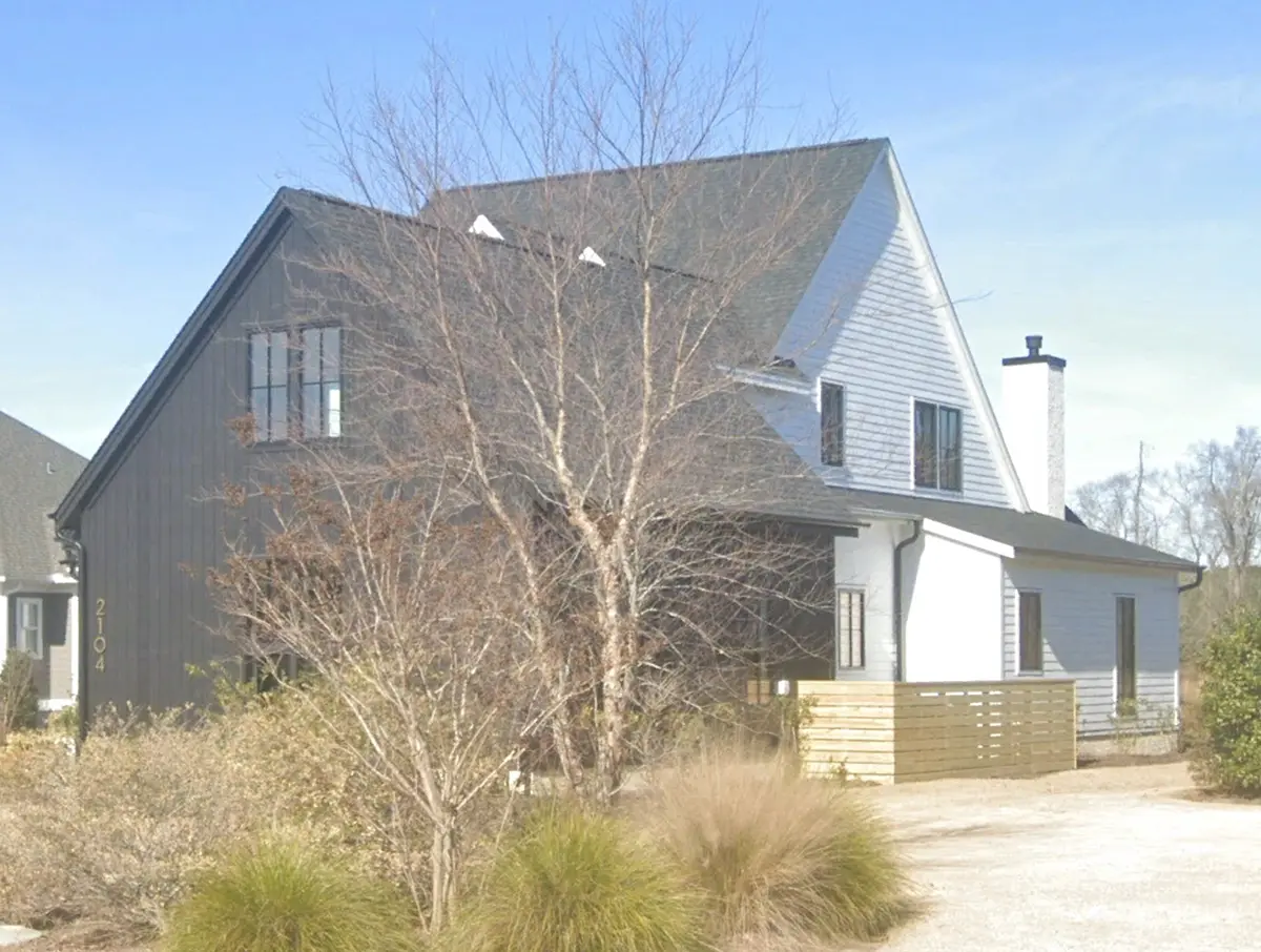 1.5-Story House Plan 3625 ft²: 3 Beds, 3.5 Baths, Open Floor Plan, 2-Car Garage