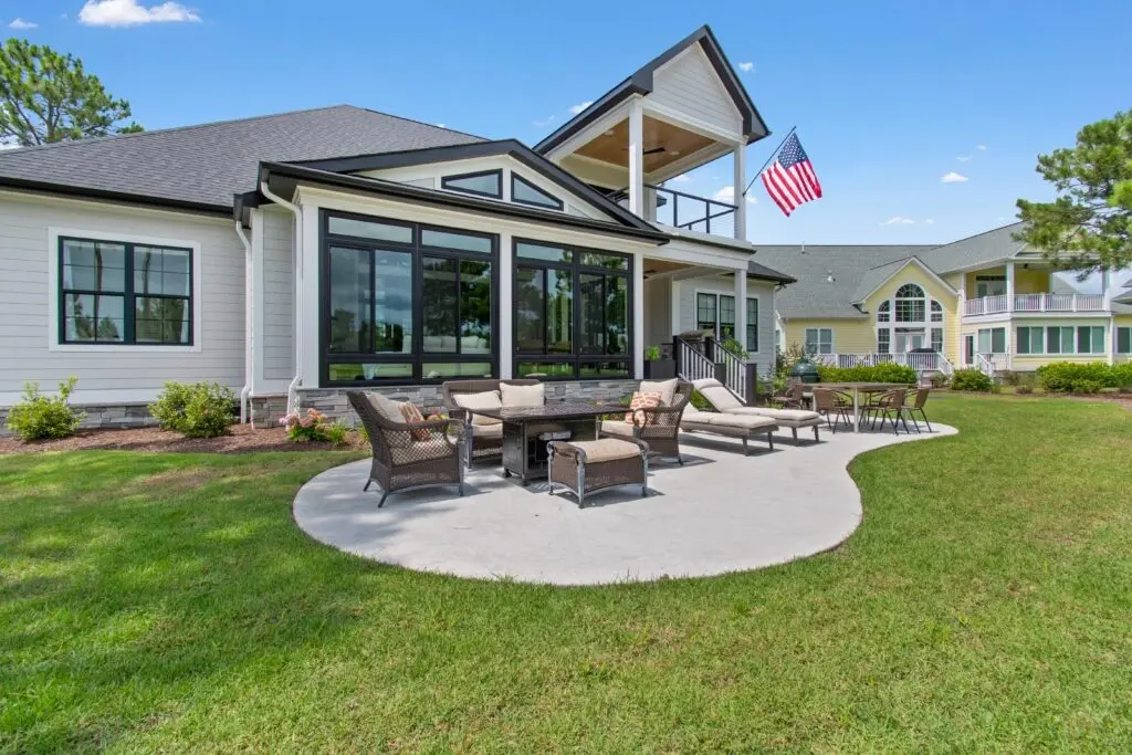 2-Story House Plan 3558 ft²: 4 Beds, Home Office, 6 Baths, Open Floor Plan, 2-Car Garage