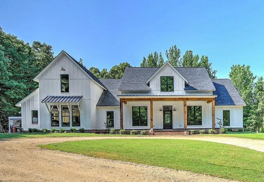1-Story House Plan 2742 ft²: 4 Beds, 3.5 Baths, Open Floor Plan, 2-Car Garage