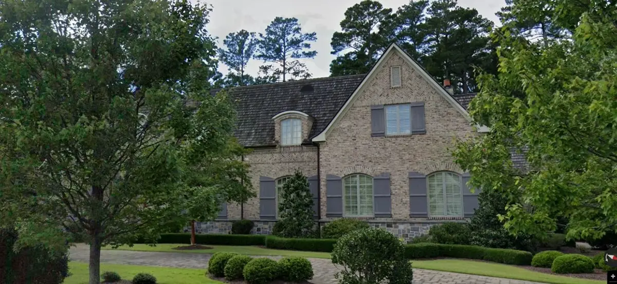 1.5-Story House Plan 6811 ft²: 4 Beds, Home Office, 5 Baths, Open Floor Plan, 3-Car Garage