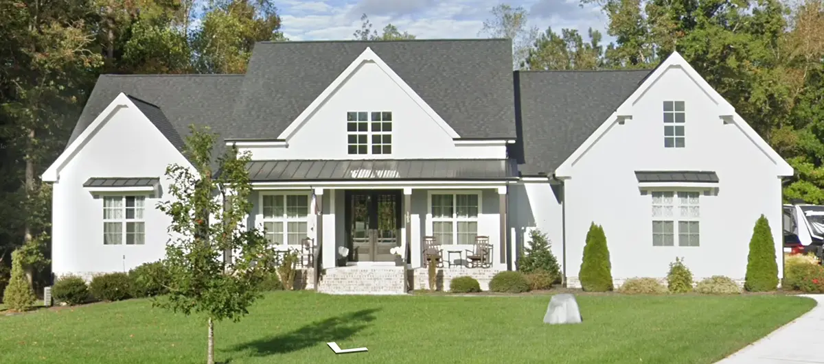 1-Story House Plan 2992 ft²: 3 Beds, Home Office, 5 Baths, Open Floor Plan, 3-Car Garage