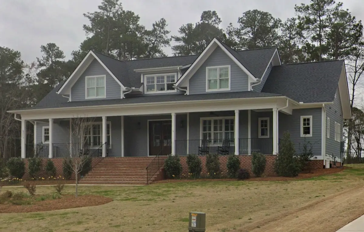1.5-Story House Plan 3669 ft²: 4 Beds, Home Office, 4.5 Baths, Open Floor Plan, 3-Car Garage