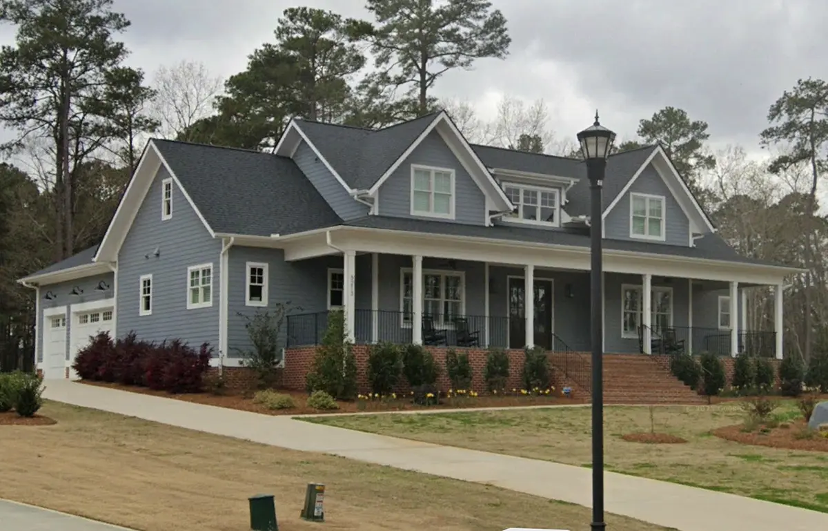 1.5-Story House Plan 3669 ft²: 4 Beds, Home Office, 4.5 Baths, Open Floor Plan, 3-Car Garage