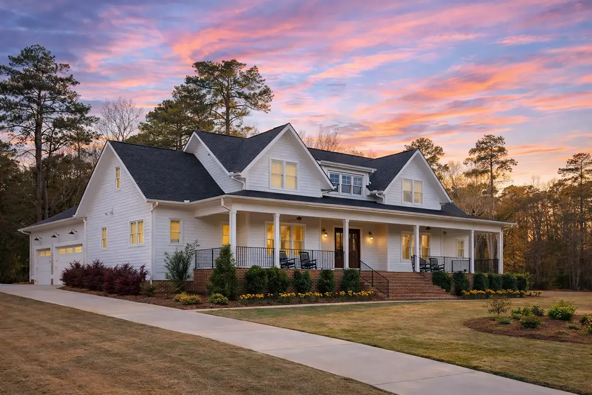 1.5-Story House Plan 3669 ft²: 4 Beds, Home Office, 4.5 Baths, Open Floor Plan, 3-Car Garage