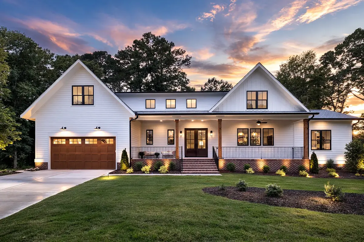 1.5-Story House Plan 3750 ft²: 4 Beds, 3.5 Baths, Open Floor Plan, 2-Car Garage