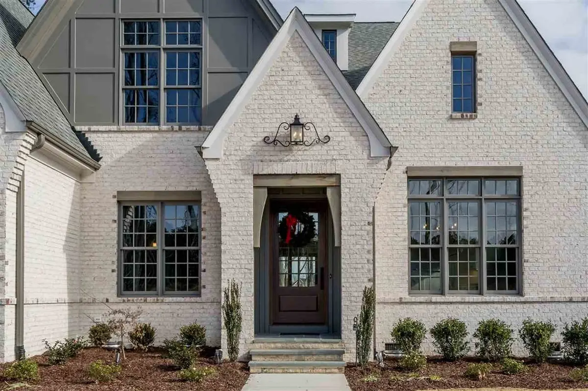 1.5-Story House Plan 3722 ft²: 4 Beds, 4.5 Baths, Open Floor Plan, 3-Car Garage