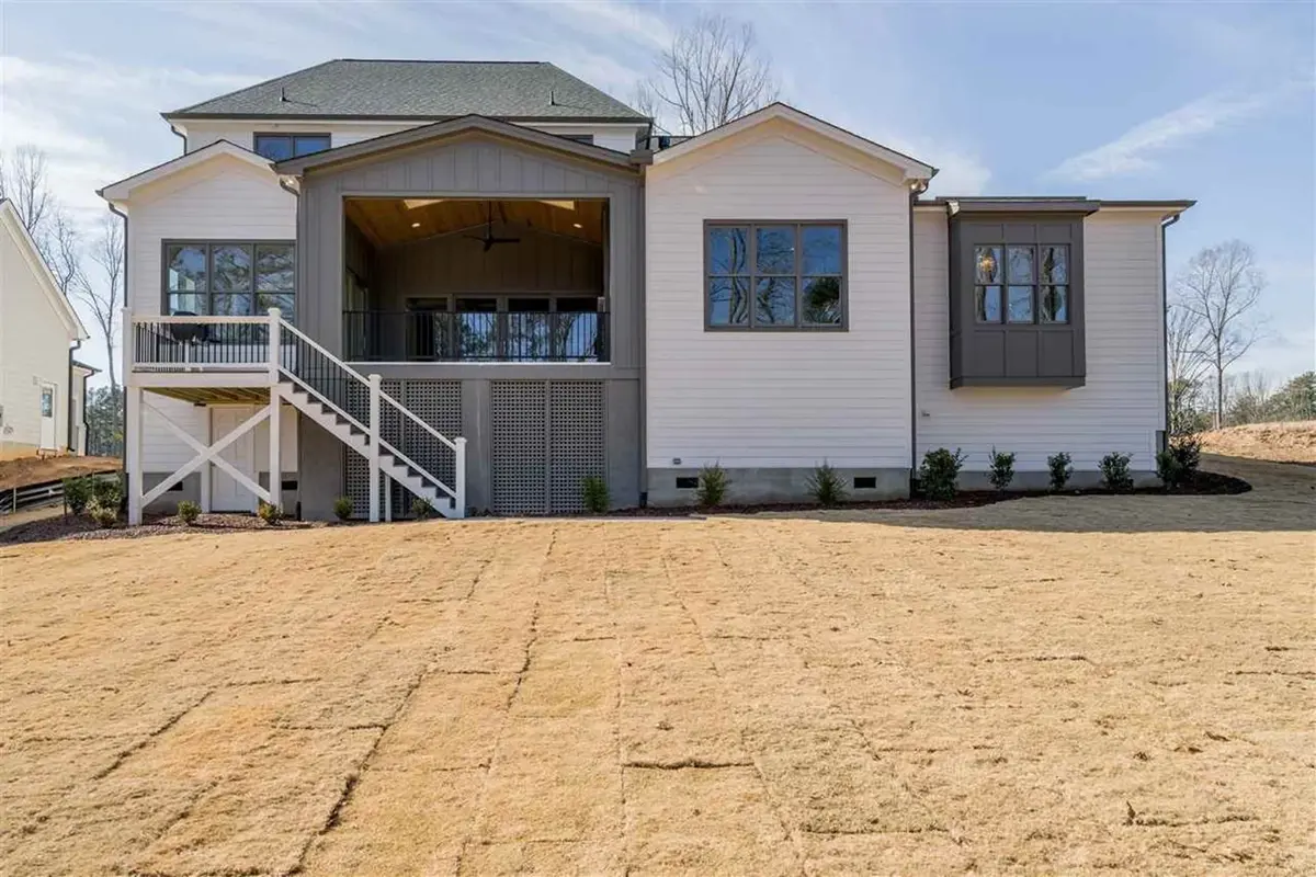 1.5-Story House Plan 3722 ft²: 4 Beds, 4.5 Baths, Open Floor Plan, 3-Car Garage