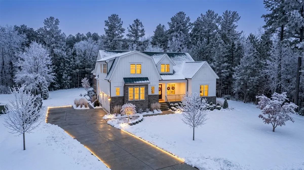 1.5-Story House Plan 3062 ft²: 4 Beds, 3.5 Baths, Open Floor Plan, 2-Car Garage
