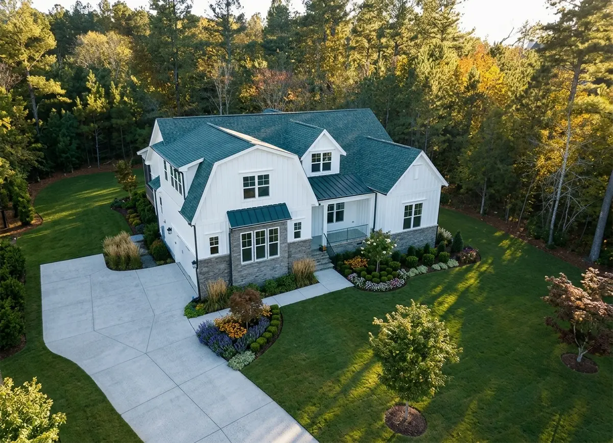 1.5-Story House Plan 3062 ft²: 4 Beds, 3.5 Baths, Open Floor Plan, 2-Car Garage