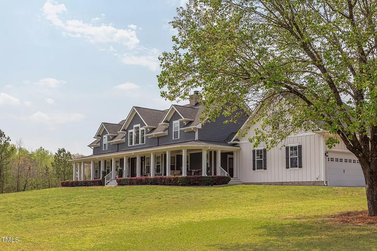 1.5-Story House Plan 3363 ft²: 3 Beds, 3.5 Baths, 3-Car Garage