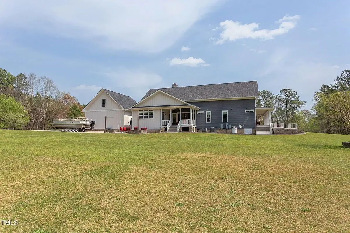 1.5-Story House Plan 3363 ft²: 3 Beds, 3.5 Baths, 3-Car Garage