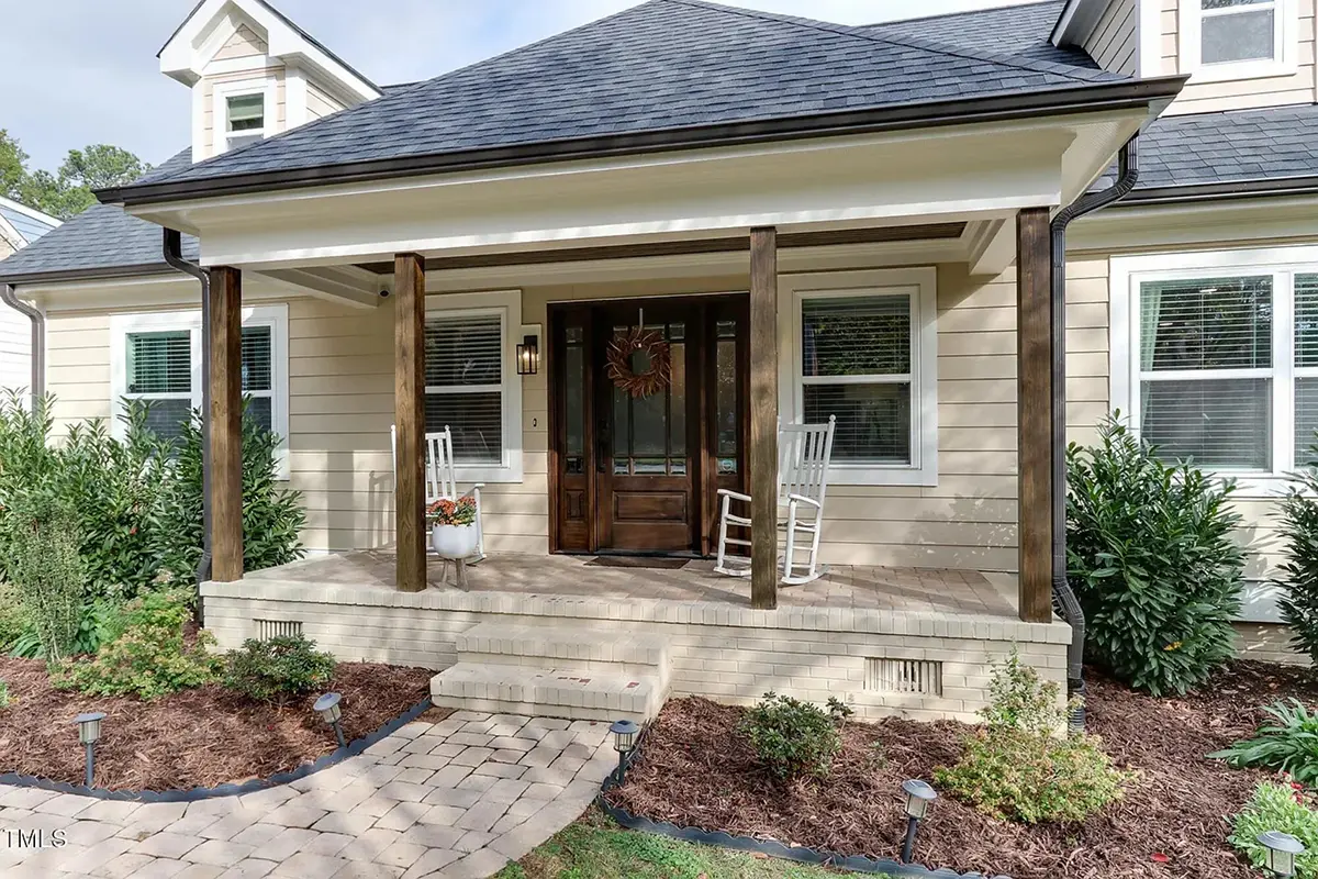 1.5-Story House Plan 2410 ft²: 4 Beds, 3 Baths, Open Floor Plan, without Garage