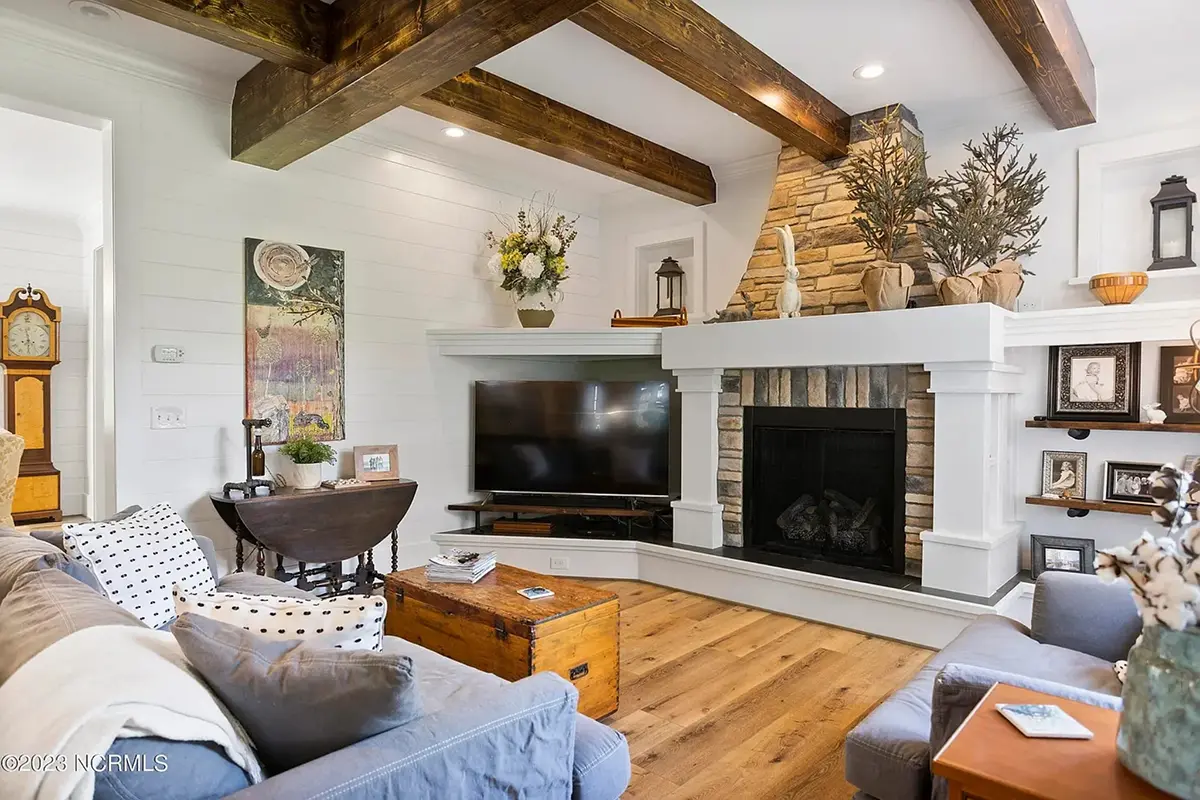 1.5-Story House Plan 3375 ft²: 3 Beds, 3.5 Baths, Open Floor Plan, 2-Car Garage