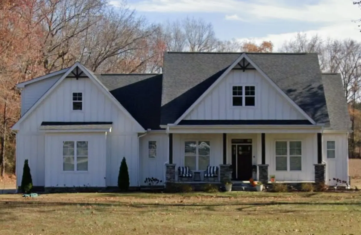 1.5-Story House Plan 1928 ft²: 2 Beds, Home Office, 2 Baths, Open Floor Plan, 2-Car Garage