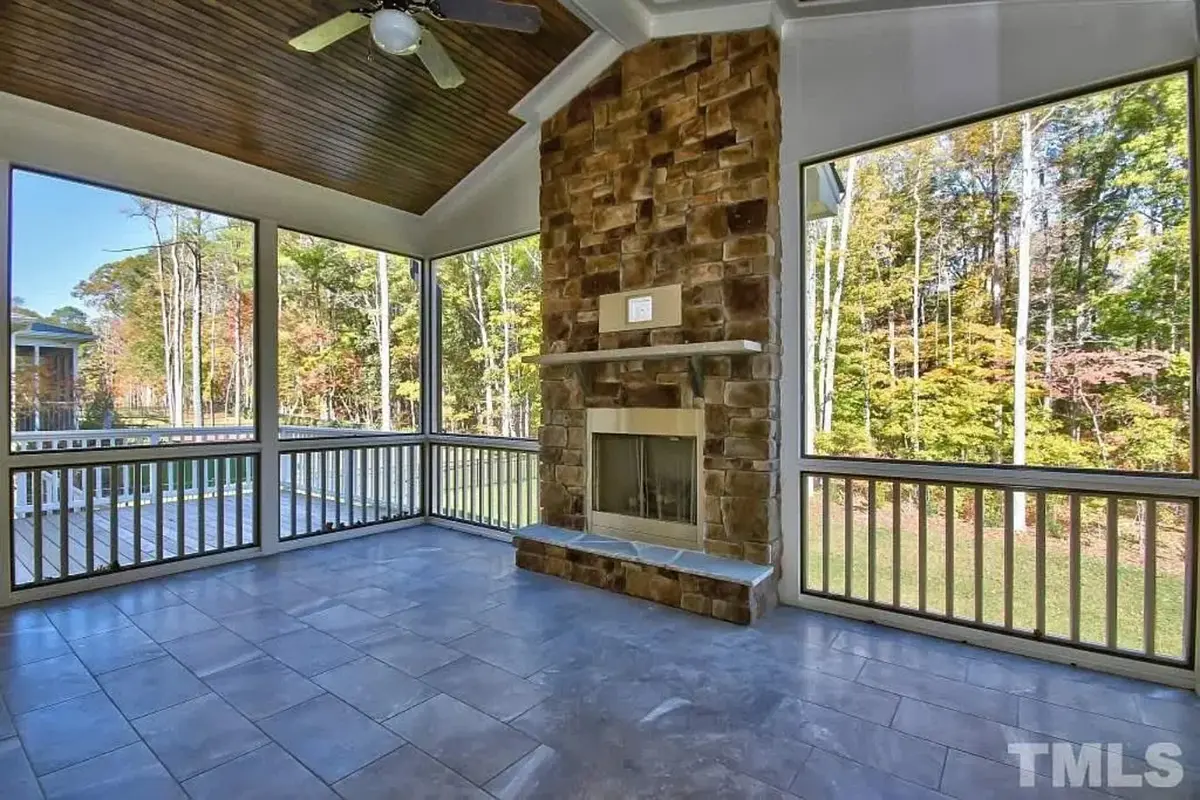 2-Story House Plan 4400 ft²: 5 Beds, Home Office, 5.5 Baths, Open Floor Plan, 3-Car Garage