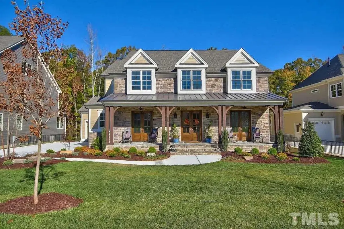 2-Story House Plan 4400 ft²: 5 Beds, Home Office, 5.5 Baths, Open Floor Plan, 3-Car Garage