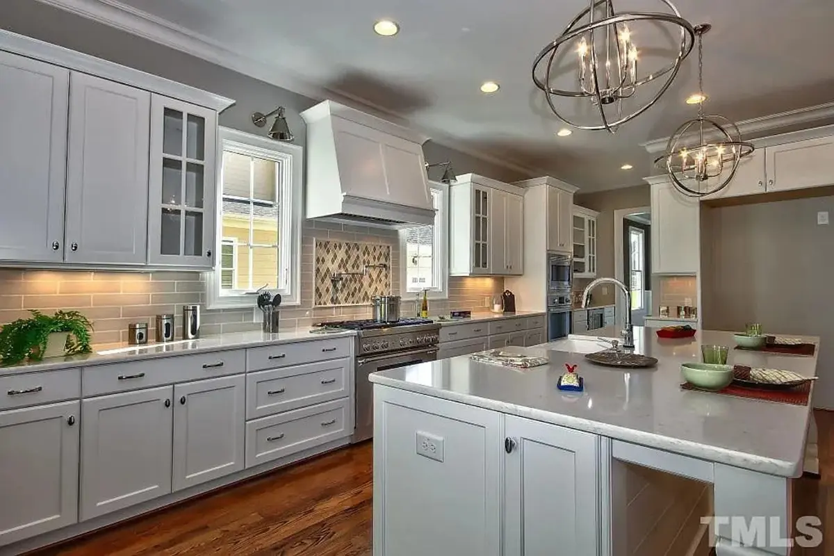 2-Story House Plan 4400 ft²: 5 Beds, Home Office, 5.5 Baths, Open Floor Plan, 3-Car Garage