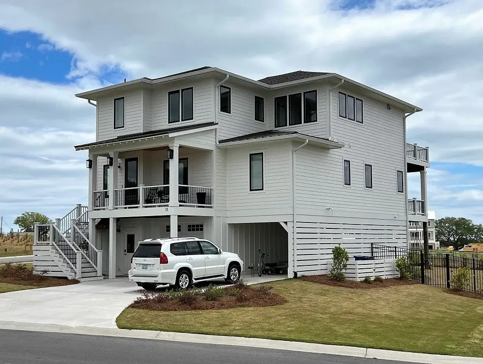 3-Story House Plan 2546 ft²: 3 Beds, Home Office, 3 Baths, Open Floor Plan, 1-Car Garage