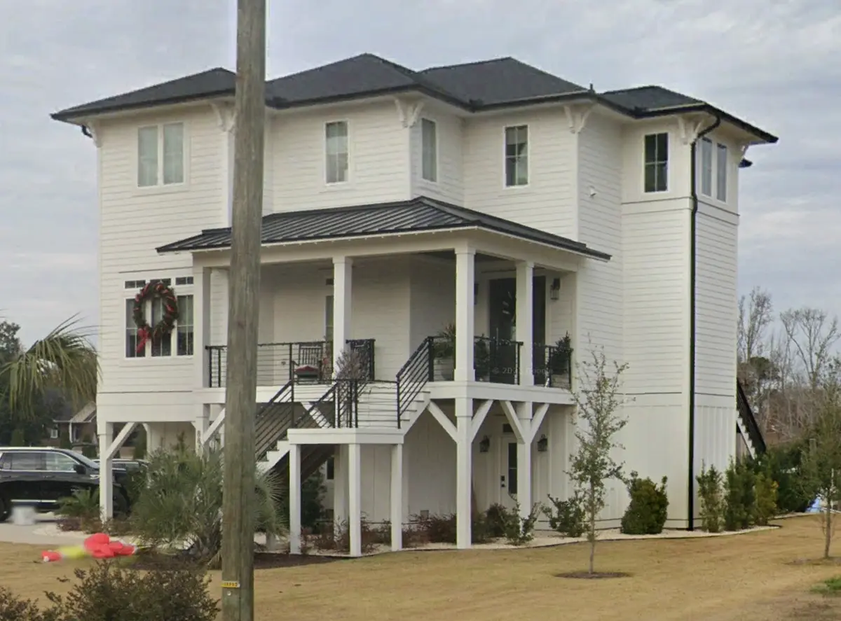 3-Story House Plan 3420 ft²: 4 Beds, 3.5 Baths, Open Floor Plan, 2-Car Garage