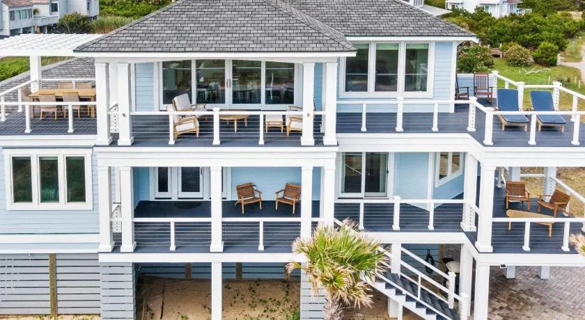 3-Story House Plan 2955 ft²: 4 Beds, 5.5 Baths, Open Floor Plan, 2-Car Garage