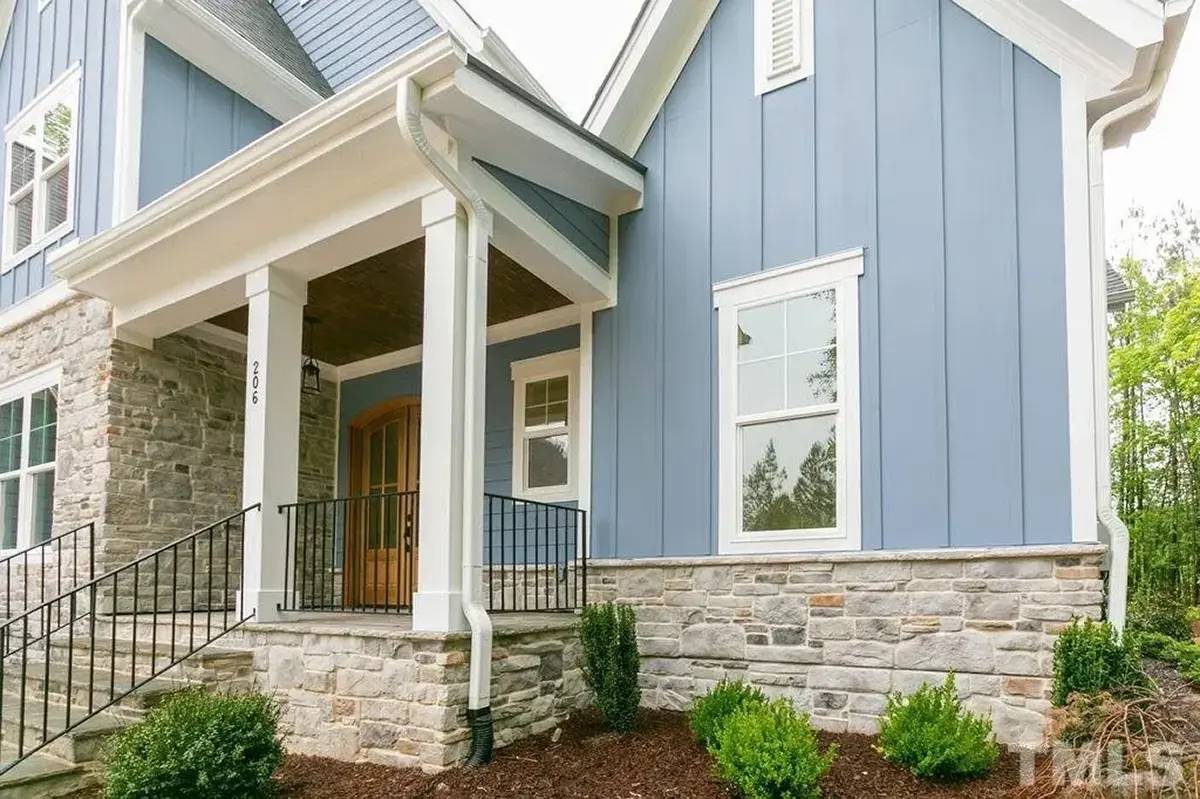 1.5-Story House Plan 4343 ft²: 3 Beds, Home Office, 4.5 Baths, Open Floor Plan, 3-Car Garage