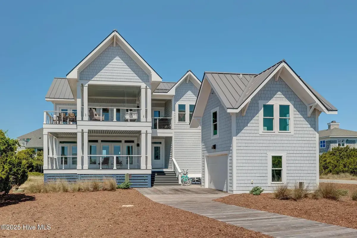 2-Story House Plan 2854 ft²: 5 Beds, 5.5 Baths, Open Floor Plan, 1-Car Garage