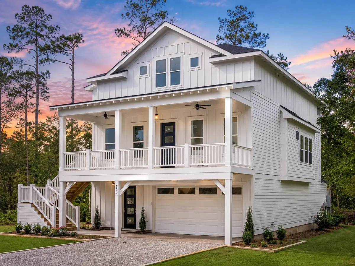 3-Story House Plan 2189 ft²: 3 Beds, 2 Baths, Open Floor Plan, 2-Car Garage