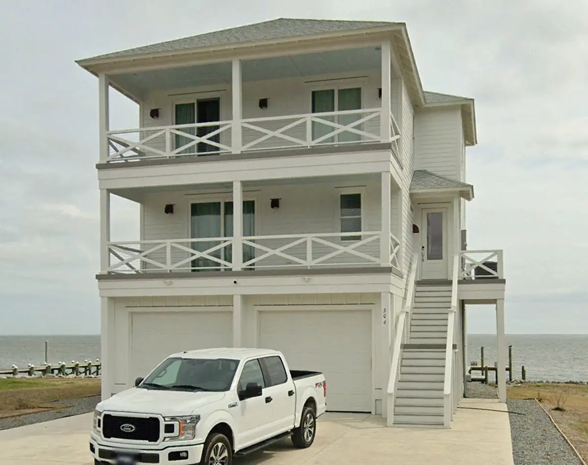 3-Story House Plan 2342 ft²: 4 Beds, 3.5 Baths, Open Floor Plan, 2-Car Garage