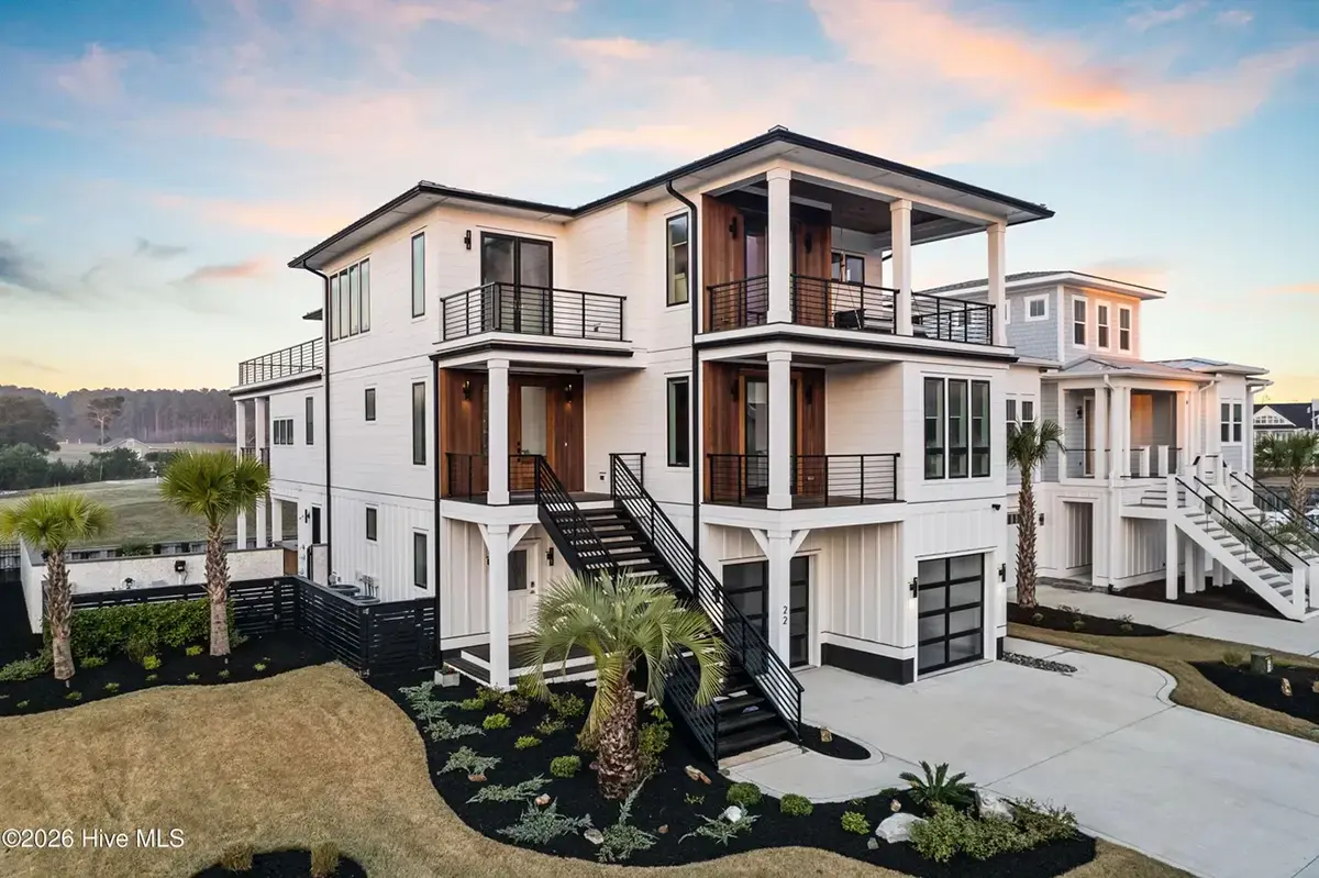 3-Story House Plan 4803 ft²: 5 Beds, Home Office, 5.5 Baths, Open Floor Plan, 4-Car Garage
