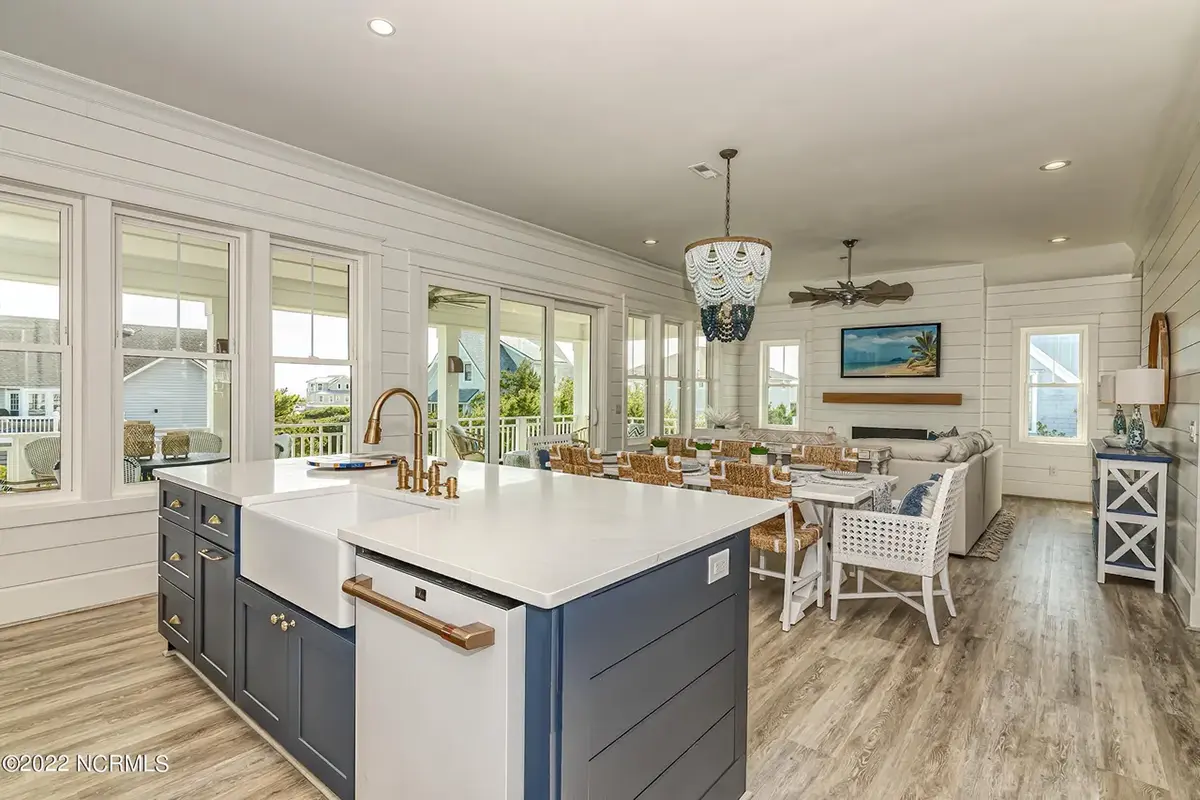 2-Story House Plan 2356 ft²: 5 Beds, 3 Baths, Open Floor Plan, without Garage