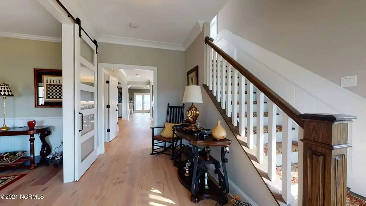 Interior 13 – 3-Story House Plan 4005 ft²: 3 Beds, 4 Baths, Open Floor Plan, 2-Car Garage — 58990R