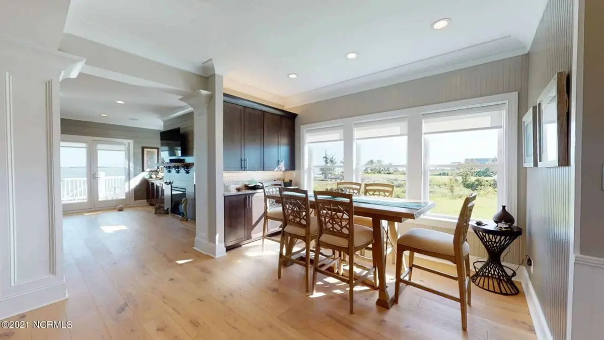 Interior 10 – 3-Story House Plan 4005 ft²: 3 Beds, 4 Baths, Open Floor Plan, 2-Car Garage — 58990R