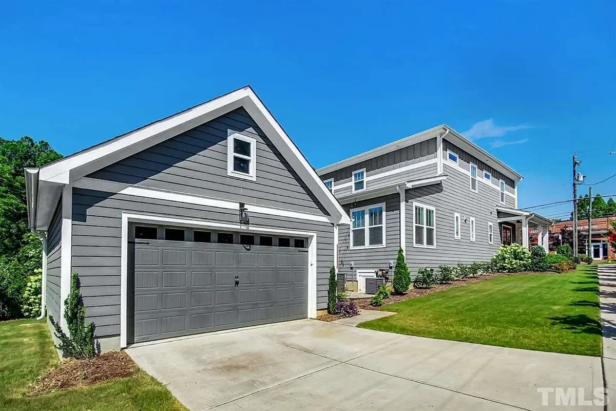 Main Images 4 – 2-Story House Plan 2649 ft²: 3 Beds, Home Office, 3 Baths, Open Floor Plan, without Garage — 39006R