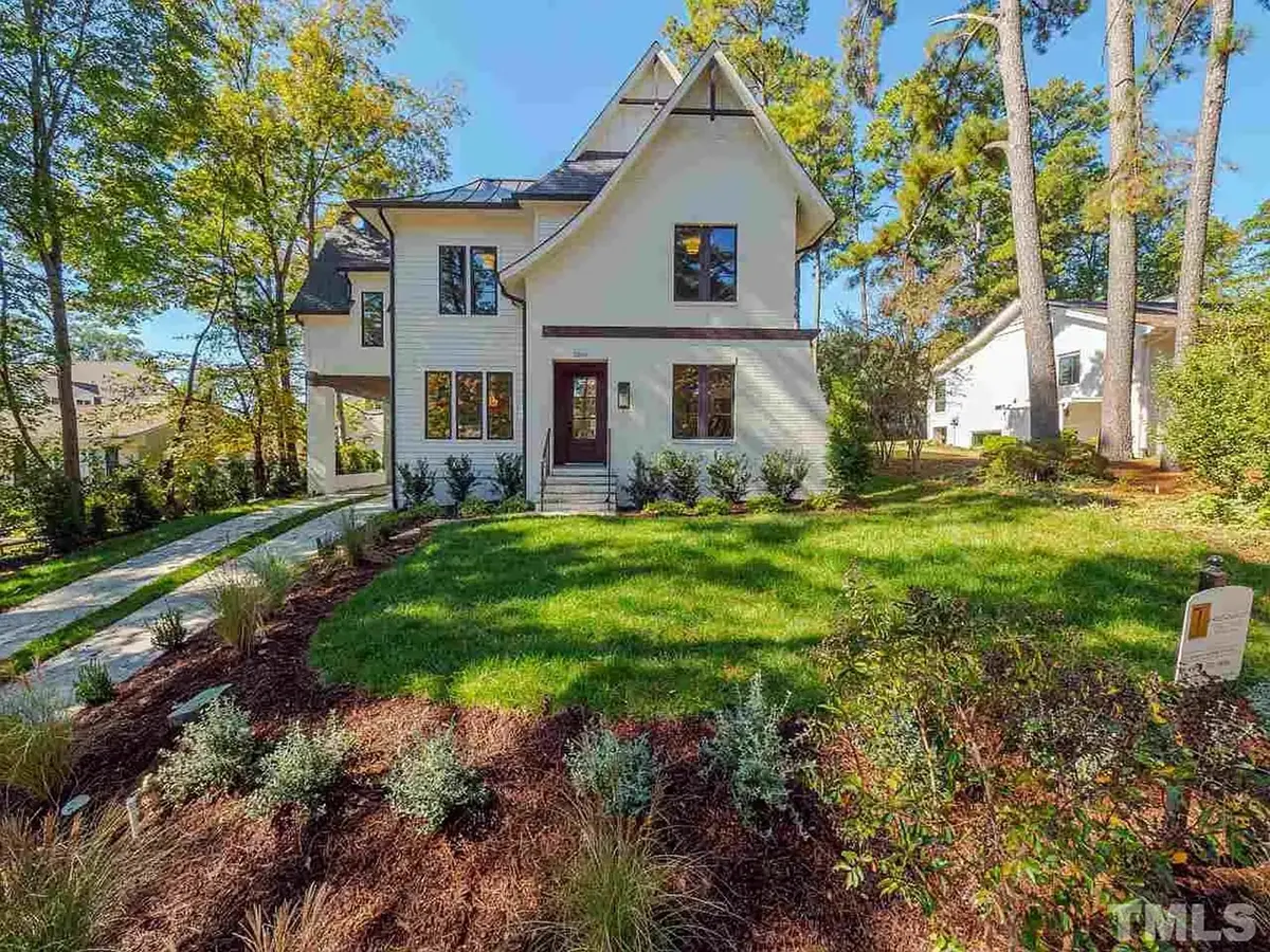 Actual Photos of House 15 – 2-Story House Plan 4448 ft²: 5 Beds, 4.5 Baths, Open Floor Plan, 1-Car Garage — 95263R