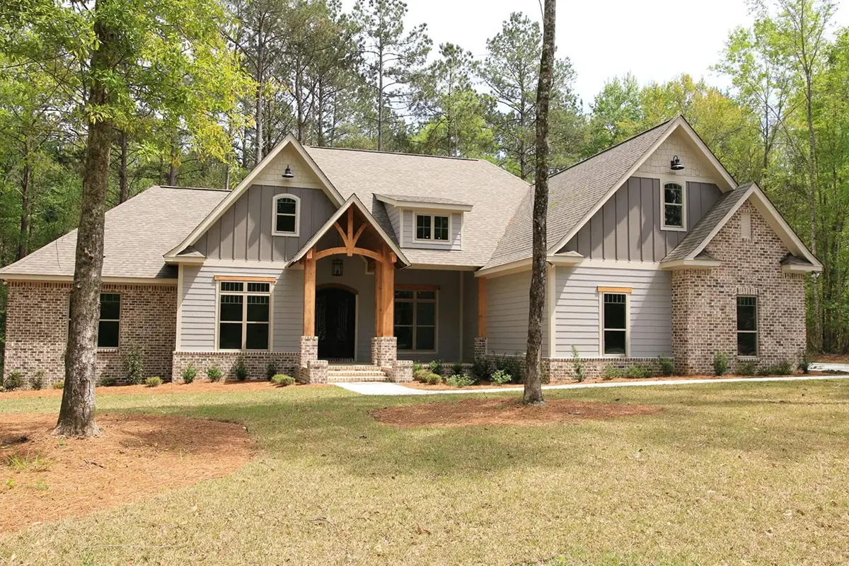 Actual Photos of House 11 – 1.5-Story House Plan 2589 ft²: 4 Beds, 3.5 Baths, Open Floor Plan, 2-Car Garage — 14691R