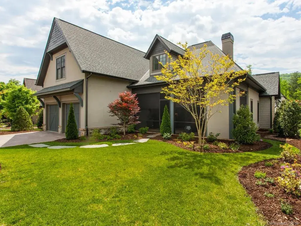 Actual Photos of House 16 – 1.5-Story House Plan 1890 ft²: 3 Beds, Home Office, 3.5 Baths, Open Floor Plan, 2-Car Garage — 91640R
