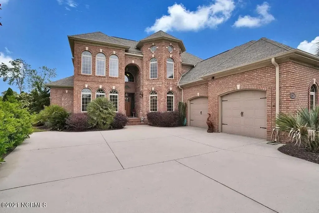 Actual Photos of House 15 – 2-Story House Plan 3565 ft²: 4 Beds, Home Office, 4.5 Baths, Open Floor Plan, 2-Car Garage — 20933R
