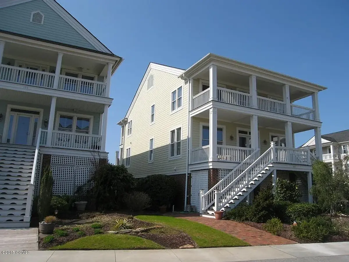 Main Images 6 – 3-Story House Plan 3877 ft²: 6 Beds, 5 Baths, Open Floor Plan, 2-Car Garage — 57962R