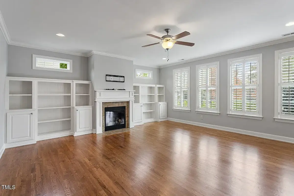 Interior 9 – 1.5-Story House Plan 2836 ft²: 3 Beds, 3 Baths, Open Floor Plan, 2-Car Garage — 85125R