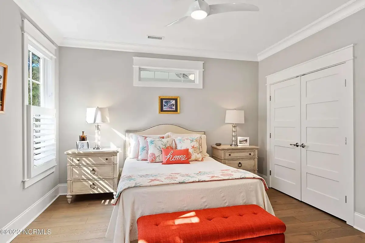 Interior 9 – 1.5-Story House Plan 3783 ft²: 3 Beds, Home Office, 3.5 Baths, Open Floor Plan, 2-Car Garage — 29718R