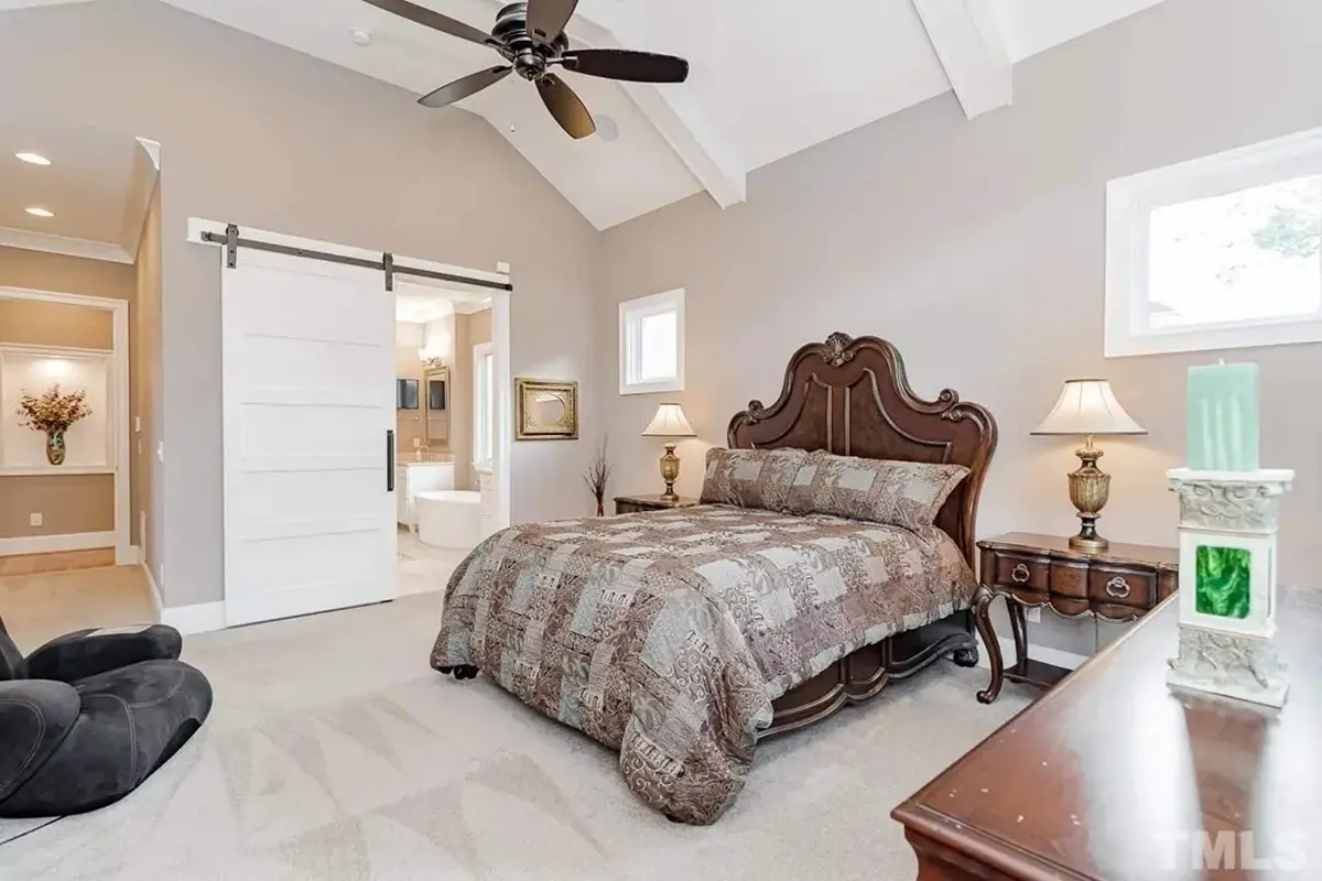 Interior 15 – 2-Story House Plan 4209 ft²: 5 Beds, 5.5 Baths, Open Floor Plan, 3-Car Garage — 11740R