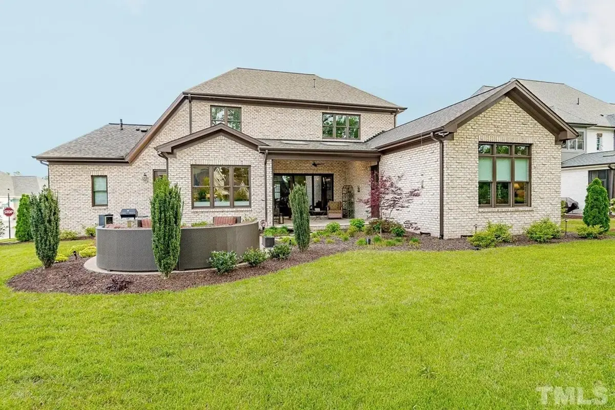 Actual Photos of House 20 – 2-Story House Plan 4209 ft²: 5 Beds, 5.5 Baths, Open Floor Plan, 3-Car Garage — 11740R