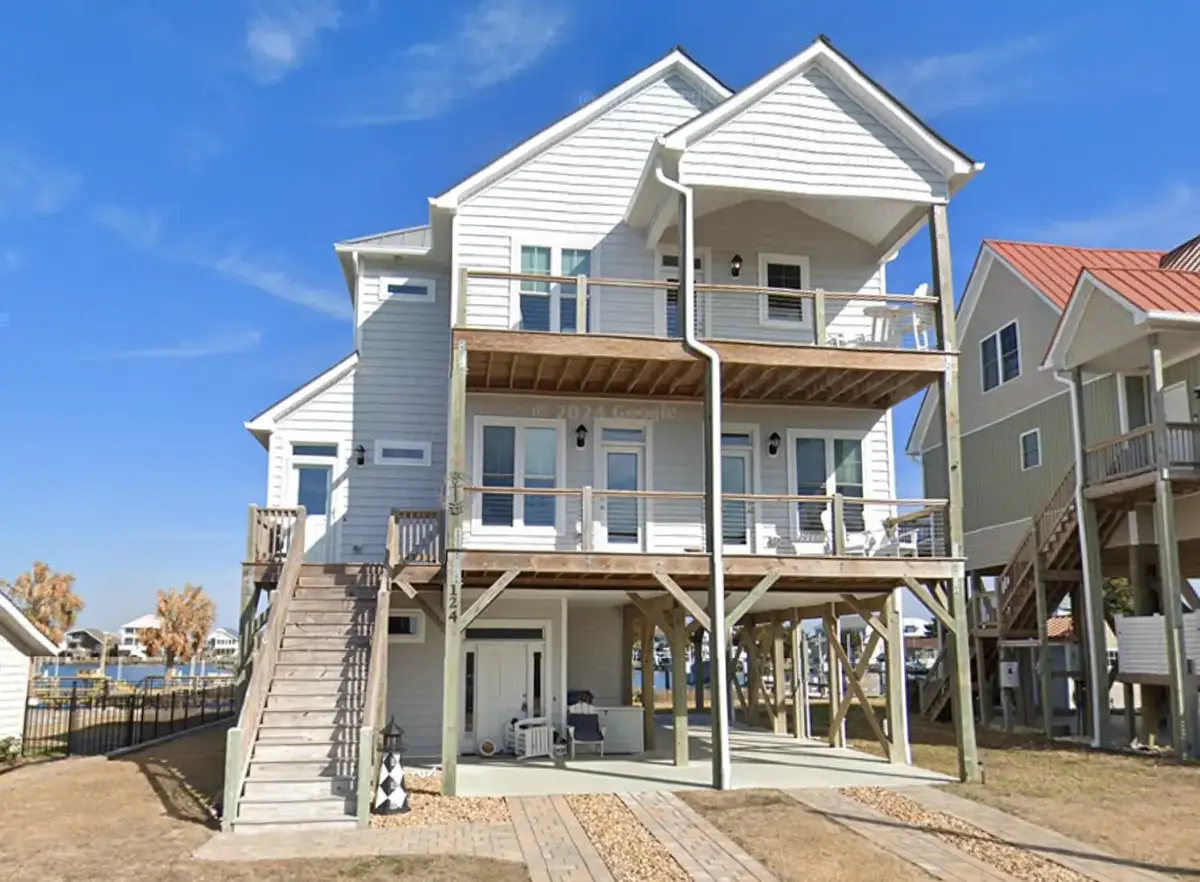 Main Images 5 – 3-Story House Plan 5200 ft²: 3 Beds, Home Office, 3 Baths, Open Floor Plan, 4-Car Garage — 15834R