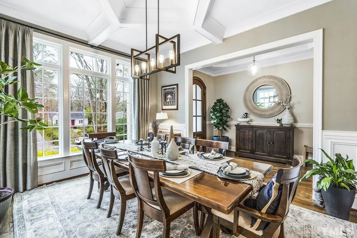 Interior 8 – 2-Story House Plan 4400 ft²: 5 Beds, 5.5 Baths, Open Floor Plan, without Garage — 30387R